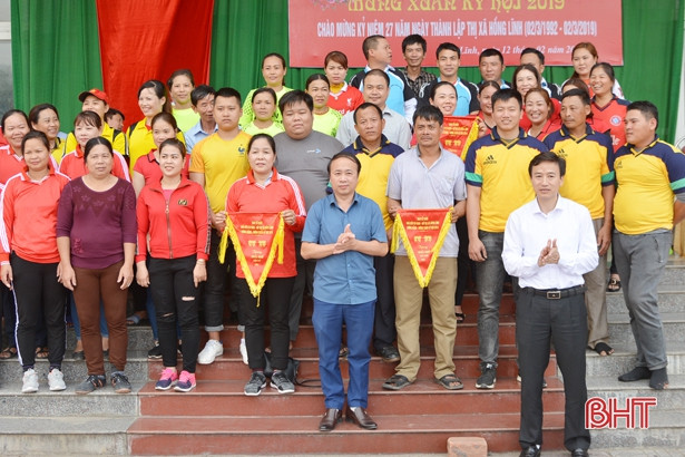 Sôi nổi giải kéo co thị xã Hồng Lĩnh mừng xuân Kỷ Hợi