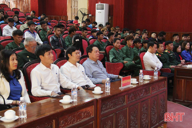 Nghi Xuân giao lưu, gặp mặt tân binh chuẩn bị lên đường nhập ngũ