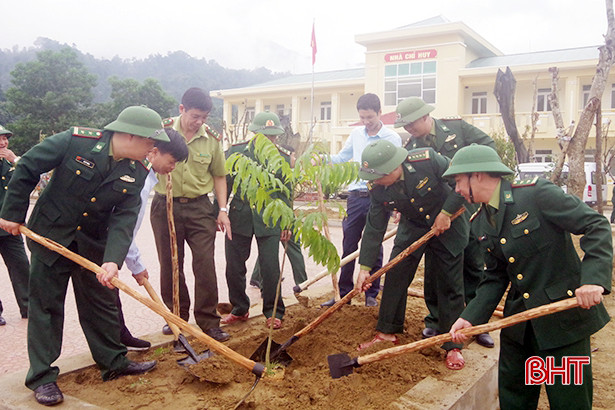 Bộ đội Biên phòng Hà Tĩnh trồng 10.000 cây xanh đầu năm mới Kỷ Hợi