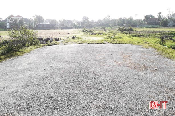 Đường Tiên Yên chưa tiếp tục thi công thì cần có biển cảnh báo