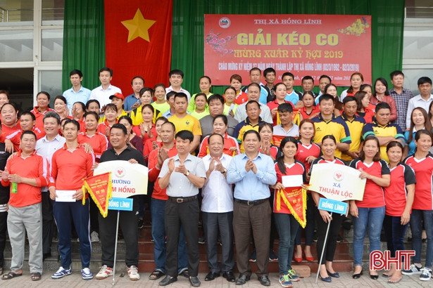 Sôi nổi giải kéo co thị xã Hồng Lĩnh mừng xuân Kỷ Hợi