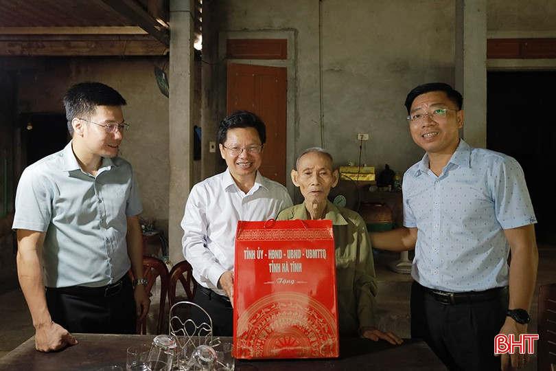 ... và ông Từ Văn Phấn (SN 1933, ở thôn Trằm, xã Việt Xuyên) - thương binh 2/4. bqbht_br_xa-viet-xuyen.jpg