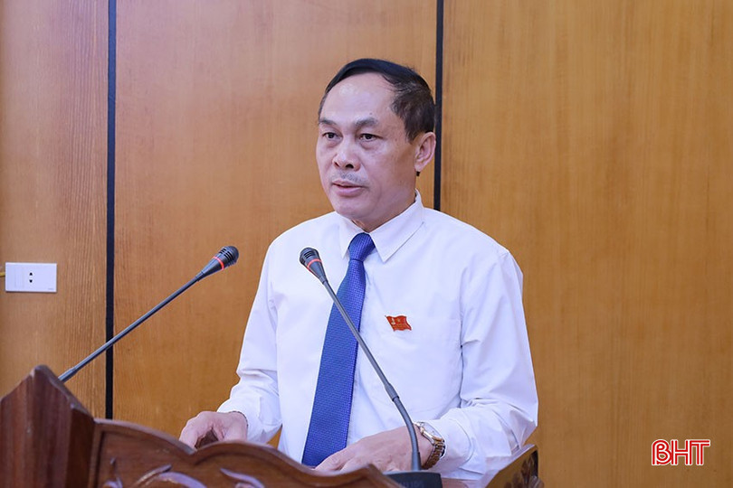 Phó Chủ tịch HĐND huyện Nguyễn Duy Cường báo cáo, giải trình các vấn đề đại biểu quan tâm. bqbht_br_duy-cuong.jpg