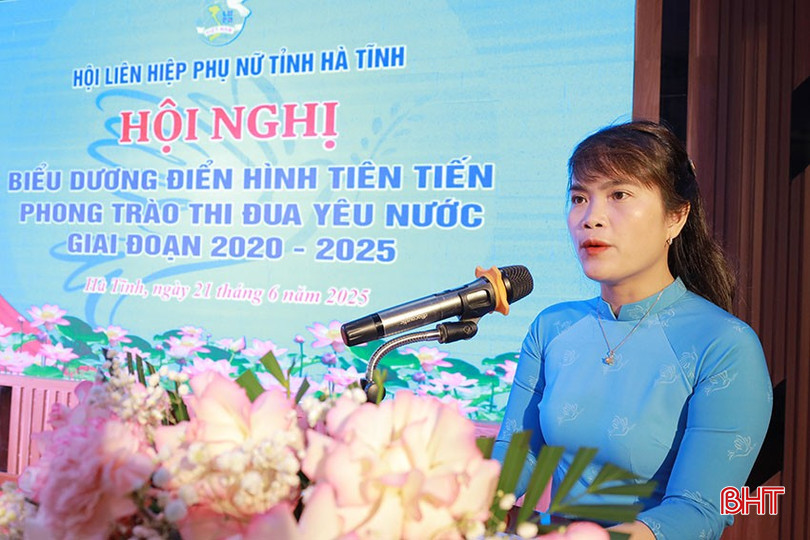 Chị Nguyễn Thị Oanh - Chủ tịch Hội LHPN xã Cẩm Duệ (Cẩm Xuyên) tham luận về xây dựng tổ chức hội vững mạnh. bqbht_br_tham-luan-chi-oanh.jpg