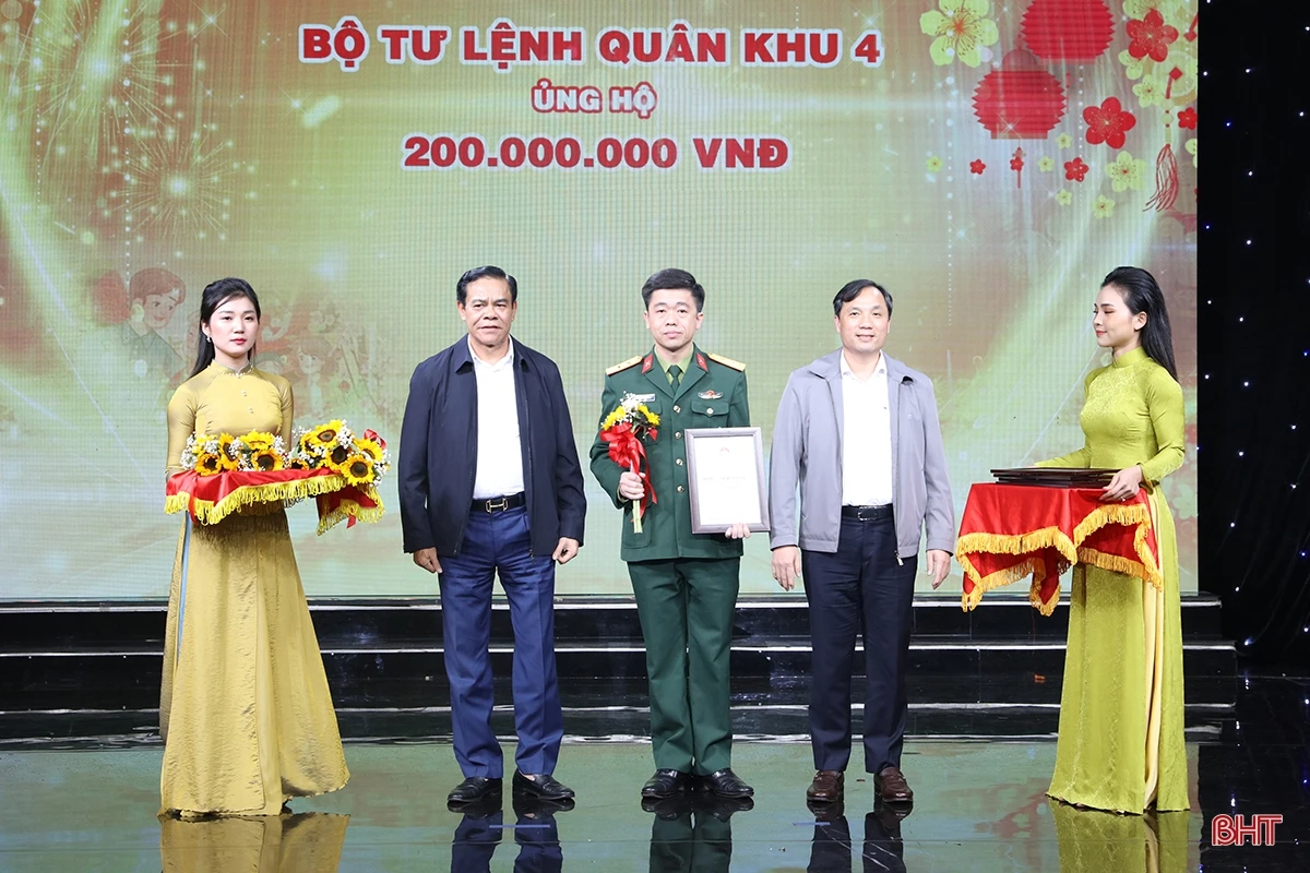 Gần 12 tỷ đồng ủng hộ chương trình “Xuân ấm áp - Tết yêu thương”