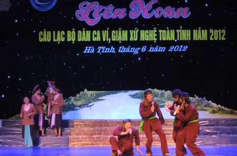 Tiết mục Hát đối nên duyên của CLB dân ca ví, giặm Cẩm Mỹ đạt giải nhất tại Liên hoan dân ca ví giặm toàn tỉnh (tháng 6/2012).