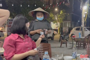 Tái diễn tình trạng ăn xin trên phố ở Hà Tĩnh