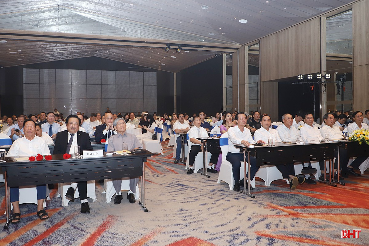 Đại biểu tham dự lễ kỷ niệm. bqbht_br_1-4988.jpg