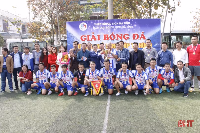 FC Đồng Tiến Nha Trang vô địch Giải bóng đá lữ hành du lịch Hà Tĩnh