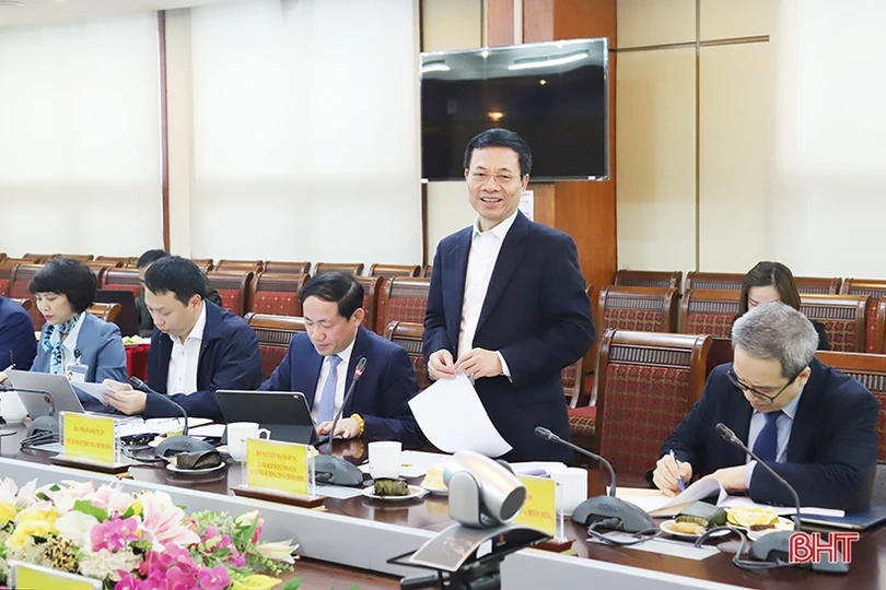 Đưa Hà Tĩnh vào nhóm địa phương phát triển chính quyền điện tử, đô thị thông minh, kinh tế số