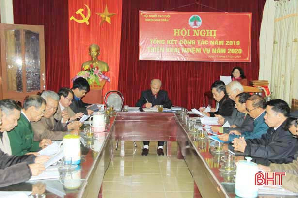 Nghi Xuân chia tay 12 chủ tịch hội người cao tuổi cấp xã