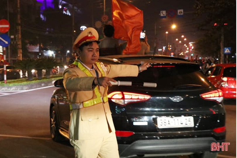 Người hâm mộ Hà Tĩnh mừng chiến thắng của thầy trò Park Hang Seo