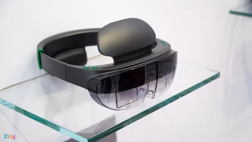 Smartphone đầu tiên có camera dưới màn hình, bỏ hết cổng kết nối