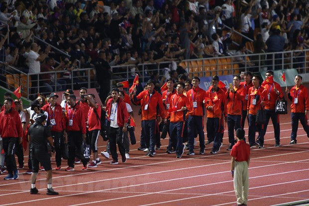 Việt Nam nhận cờ đăng cai SEA Games 31 từ Philippines