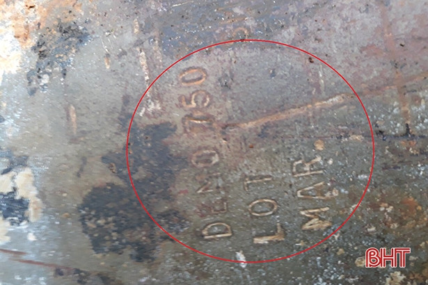 Phát hiện quả bom nặng khoảng 350kg trong vườn nhà dân ở Hương Khê