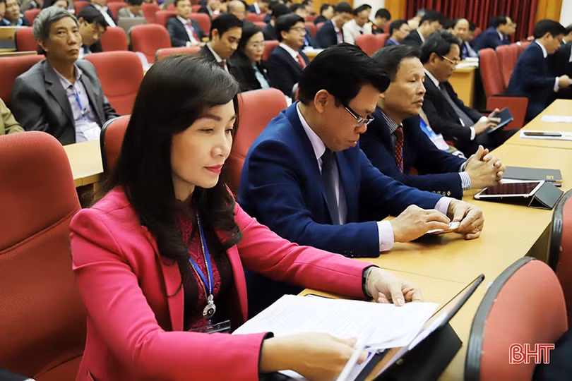 Đại biểu HĐND Hà Tĩnh tập trung trí tuệ “hiến kế” thực hiện các mục tiêu KT-XH năm 2020