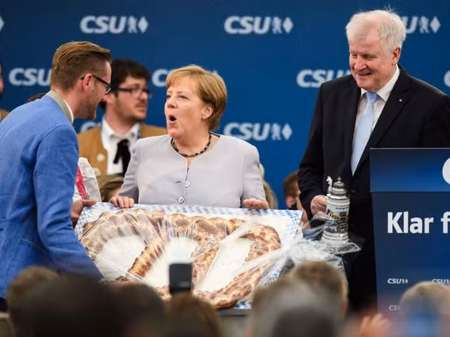 Điều ít biết về cuộc sống của người phụ nữ quyền lực nhất thế giới