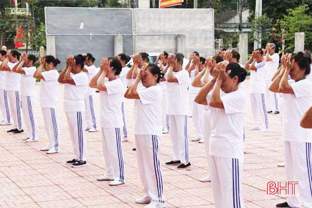 Nghi Xuân chia tay 12 chủ tịch hội người cao tuổi cấp xã