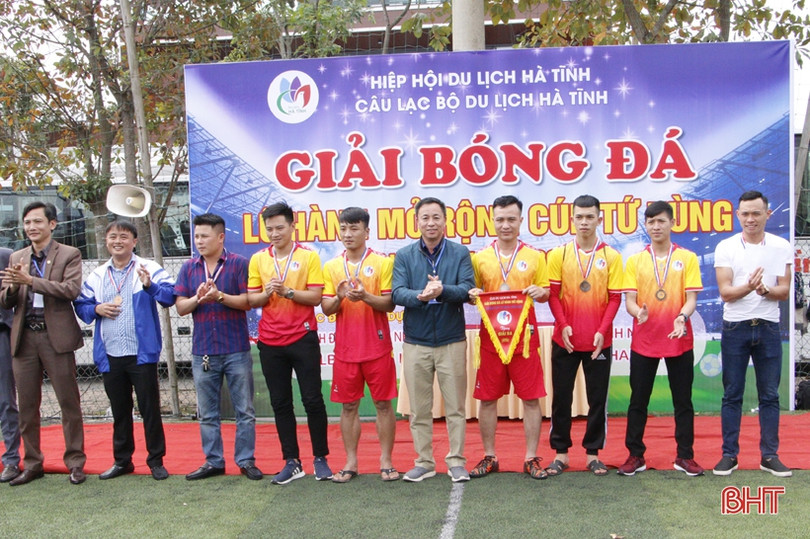 FC Đồng Tiến Nha Trang vô địch Giải bóng đá lữ hành du lịch Hà Tĩnh