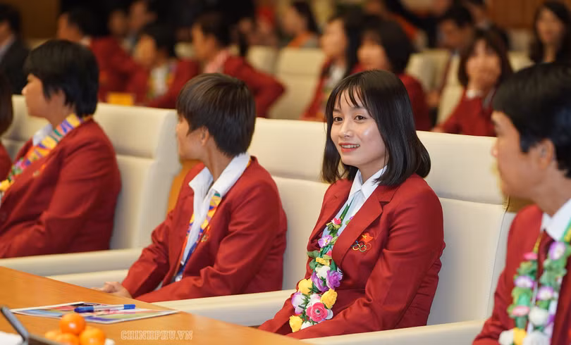 Hình ảnh Thủ tướng Nguyễn Xuân Phúc gặp các đội tuyển bóng đá Việt Nam