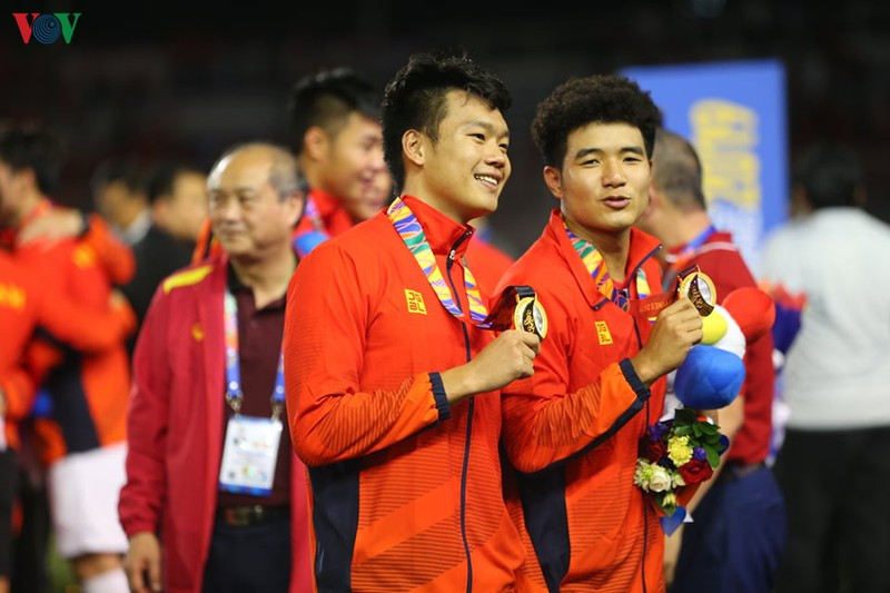 Khoảnh khắc U22 Việt Nam nhận HCV lịch sử ở SEA Games 30