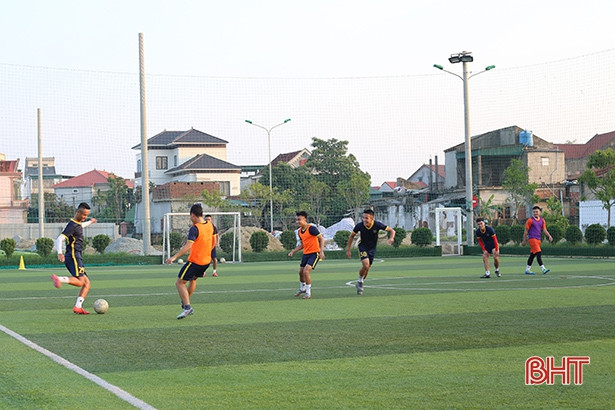 Hồng Lĩnh Hà Tĩnh so tài cùng 4 đội đá V.League trước mùa giải mới