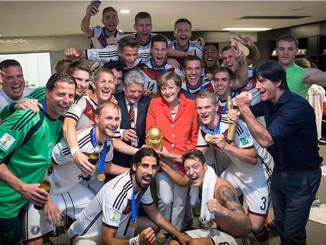 Điều ít biết về cuộc sống của người phụ nữ quyền lực nhất thế giới