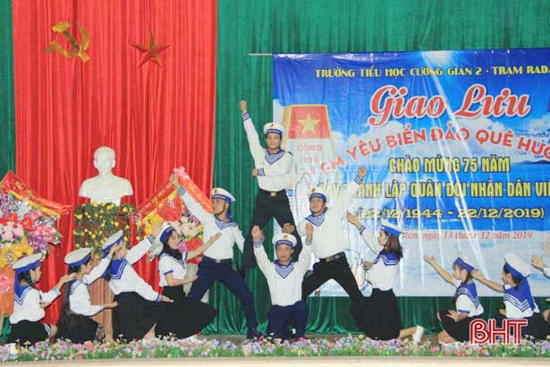 Nâng cao hiểu biết về kiến thức biển đảo cho học sinh Nghi Xuân