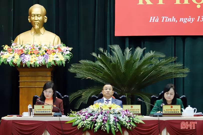 Đại biểu HĐND Hà Tĩnh tập trung trí tuệ “hiến kế” thực hiện các mục tiêu KT-XH năm 2020