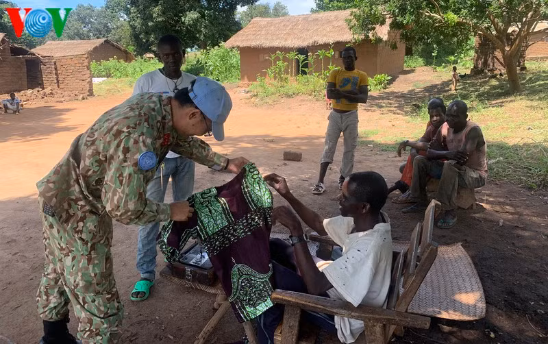 Lính mũ nồi xanh Việt Nam tại “vùng lửa đạn” Trung Phi