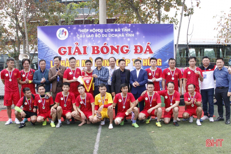 FC Đồng Tiến Nha Trang vô địch Giải bóng đá lữ hành du lịch Hà Tĩnh