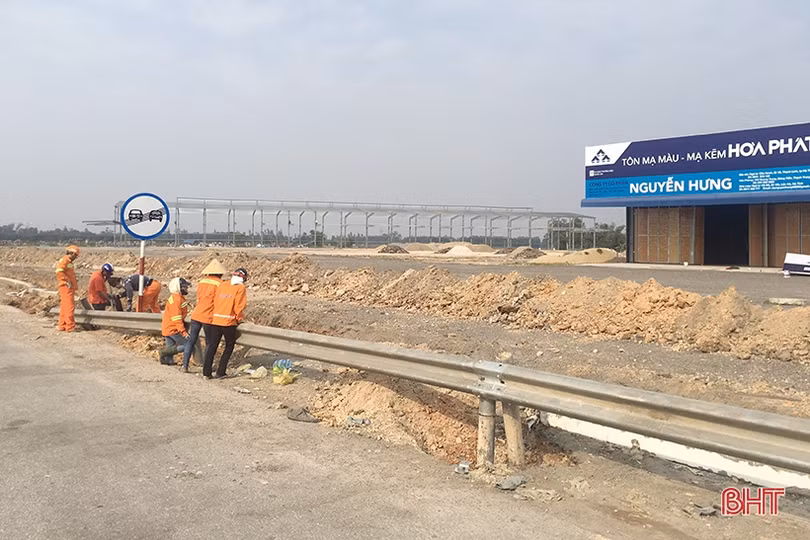 Cưỡng chế, đóng điểm đấu nối trái phép trên QL 1A - tuyến tránh TP Hà Tĩnh