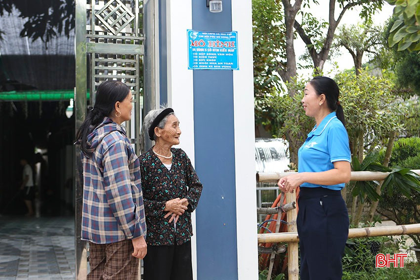 Thực hiện cuộc vận động "Xây dựng gia đình 5, không 3 sạch", các cấp hội phụ nữ đã khơi dậy tinh thần thi đua xây dựng mô hình "Nhà sạch, vườn đẹp" bqbht_br_a7.jpg