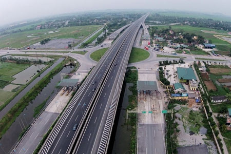de xuat dau tu xay dung truoc gan 700 km cao toc bac nam