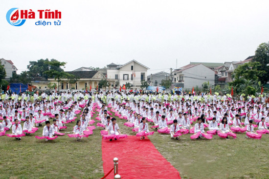 tre em trung binh tan cu gia mua duong sinh