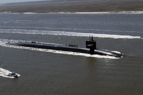 doi tau ngam hat nhan mang ten lua su gia chien tranh cua my