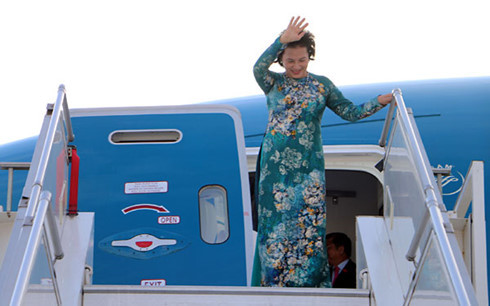 Chủ tịch Quốc hội Nguyễn Thị Kim Ngân cùng Đoàn đại biểu cấp cao Quốc hội Việt Nam đến sân bay Quốc tế Vaclav Havel, Praha, Cộng hòa Séc. chu tich quoc hoi bat dau chuyen tham chinh thuc cong hoa sec