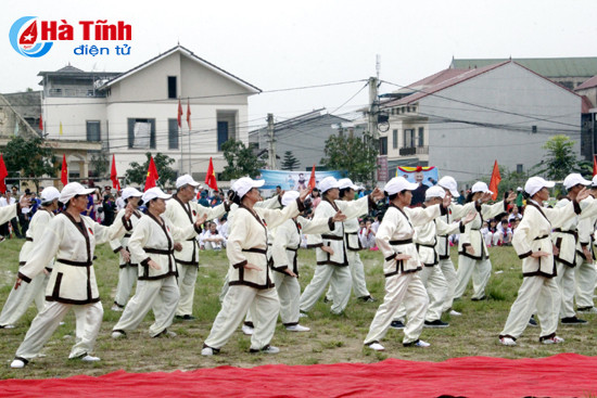 tre em trung binh tan cu gia mua duong sinh