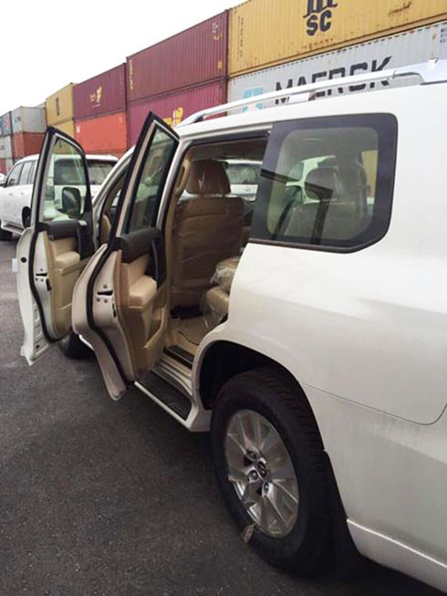 toyota land cruiser 2017 dau tien ve viet nam