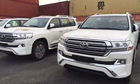 toyota land cruiser 2017 dau tien ve viet nam
