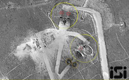 Căn cứ Shayrat sau khi bị Mỹ oanh kích. Ảnh: ImageSat International. dong minh cua ong assad doa dap tra vu luc vi my vuot gioi han do