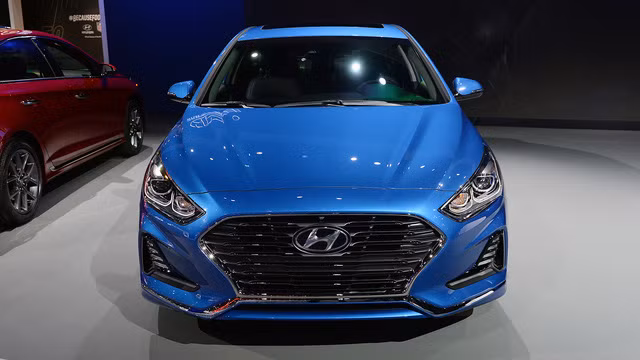 hyundai sonata 2018 ban quoc te trinh lang san sang doi dau toyota camry