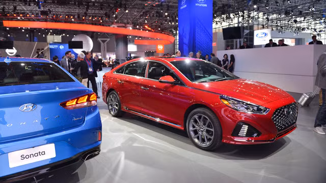 hyundai sonata 2018 ban quoc te trinh lang san sang doi dau toyota camry