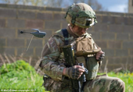 anh thu nghiem may bay sieu nho may bien khong khi thanh nuoc