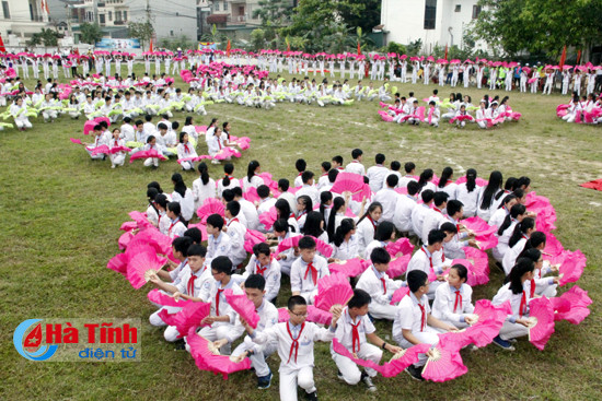 tre em trung binh tan cu gia mua duong sinh