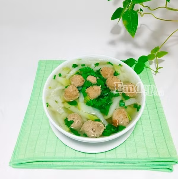 canh bau thit bo vien thanh mat cho mam com cuoi tuan