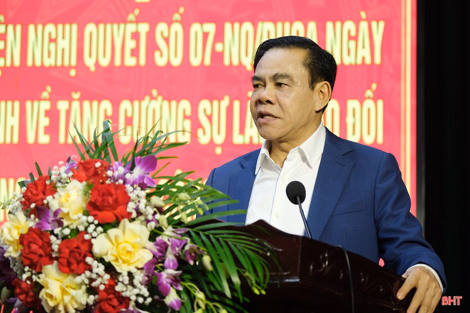 Chủ tịch UBND tỉnh Võ Trọng Hải phát biểu tại hội nghị.