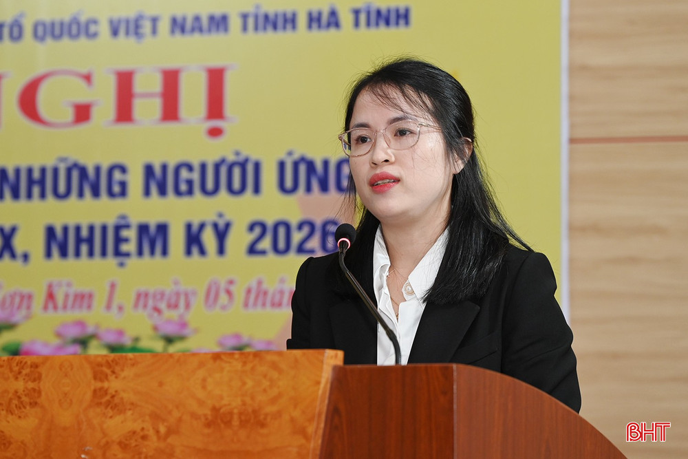 Bà Phạm Thị Tú - Ủy viên Ban Thường vụ Tỉnh đoàn, Phó Trưởng ban Công tác Đoàn và Thanh thiếu nhi cơ quan Ủy ban MTTQ Việt Nam tỉnh trình bày chương trình hành động.