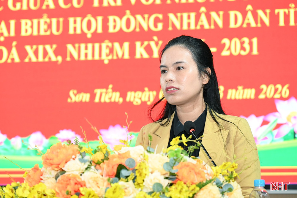 Bà Nguyễn Ny Hương - Phó Chủ tịch Ủy ban MTTQ Việt Nam tỉnh, Bí thư Tỉnh đoàn trình bày chương trình hành động.