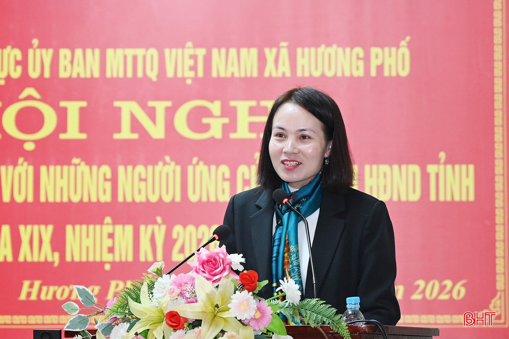 Bà Nguyễn Thị Huế - Trưởng ban Xây dựng Đảng, Đảng ủy xã Hương Phố trình bày chương trình hành động.